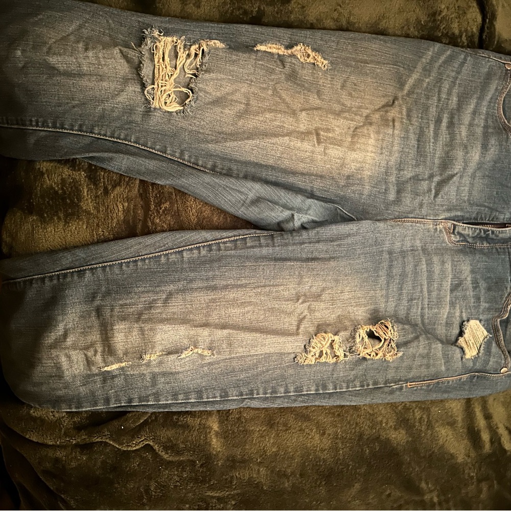 Torrid Blue Sky High Bombshell Skinny Jeans with Distressed Details size 16 Tall